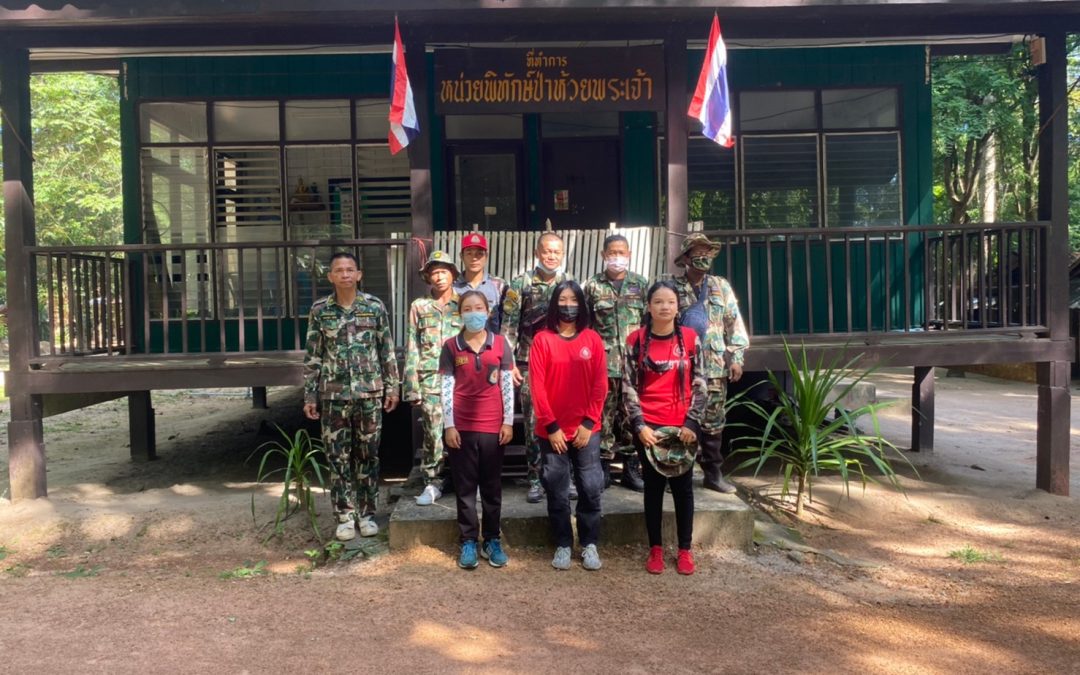 วันที่ 22 มิถุนายน 2565 สถานีควบคุมไฟป่ายอดโดม เดินสำรวจต้นไม้ในพื้นที่ทำกินที่อยู่ในเเนวเขตรับผิดชอบ บ้านตายอย