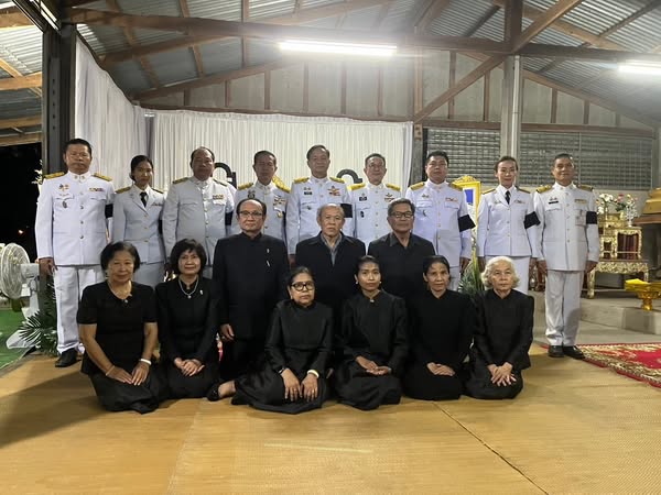 สบอ.9 (อุบลราชธานี) ร่วมเชิญพวงมาลาวางหน้าหีบศพและร่วมพระพิธีธรรมสวดพระอภิธรรม นายภูษิต ภาระศรี นักวิชาการสัตวบาล กรมอุทยานแห่งชาติ สัตว์ป่า และพันธุ์พืช